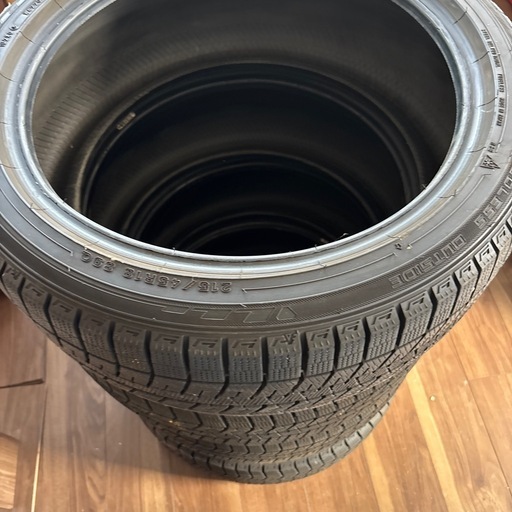 スタッドレスタイヤ　215/45R18