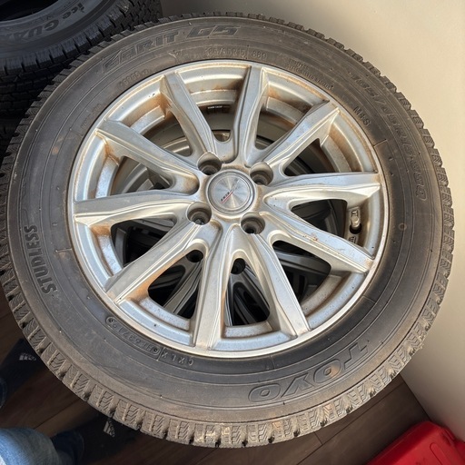 スタッドレスタイヤ　185/65R15