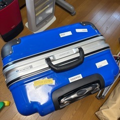 スーツケースの画像
