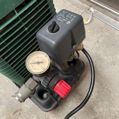 マキタ　100V オイルレスコンプレッサー の画像