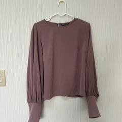美品 SHEIN シーイン ブラウス パープル Mサイズ ロングカフス 長袖 オフィス シンプル 上品 きれいめの画像