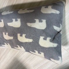 11/10に処分　ニトリ抱き枕　しろくまの画像