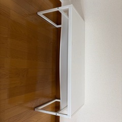 ローテーブル、ドレッサーの画像