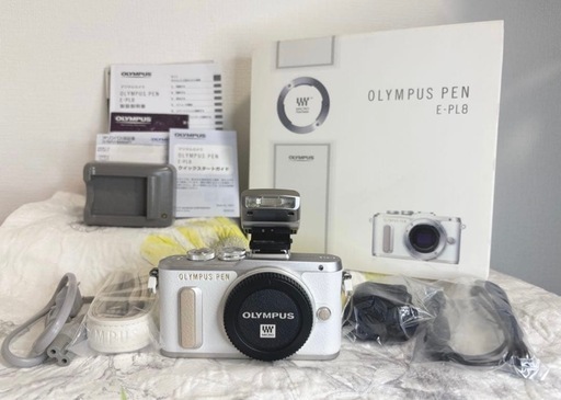 【値下げ！ほぼ新品】オリンパス PL8 Olympus カメラ ボディ　シャッター451