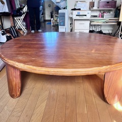 木製テーブルの画像