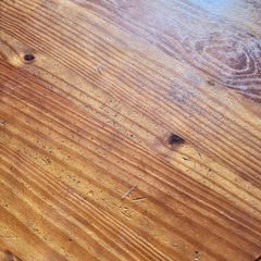 木製テーブルの画像