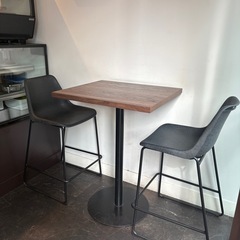ハイテーブル＆チェアセットの画像