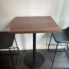 ハイテーブル＆チェアセットの画像