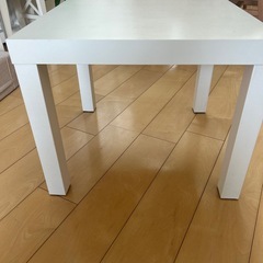 IKEA 白 テーブルの画像