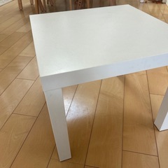 IKEA 白 テーブルの画像