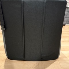 マンダリンブラザーズ車用ペットペッドの画像