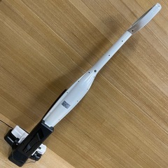 k26  【2023年製　コードレススティッククリーナー】 AQUA AQC-ZX1P（W）  の画像