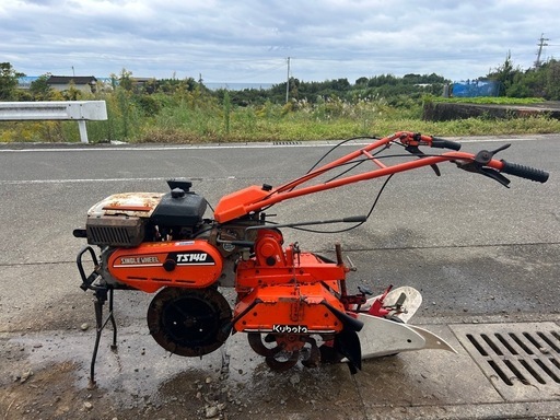 クボタ　管理機 4馬力 耕運機 培土　畝立て 1輪 家庭菜園 ハンドル回転 土あげ 溝上げ 揚土 畝上げ 培土　溝掘り 中耕　除草　跳ね上げ　正転逆転　作業幅約200mm 培土器付き　宮崎