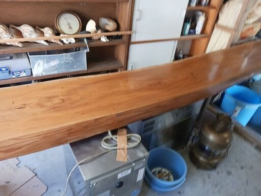 赤ケヤキのカウンター板