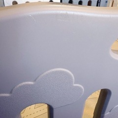 【２０％オフの最終価格】【美品】たためるベビーサークル（ホワイト＆グレー）／コンパクト収納＆安全設計✨の画像