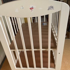 ベビーベッドの画像