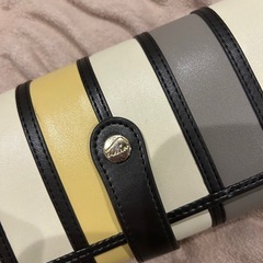 ブランドクレリア長財布の画像