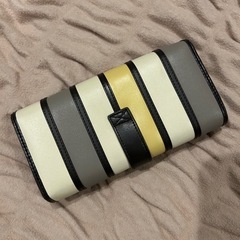 ブランドクレリア長財布の画像