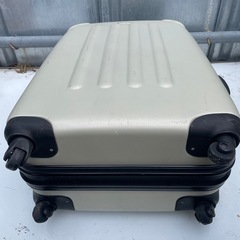 スーツケースの画像