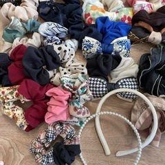 シュシュ　ヘアバンドの画像