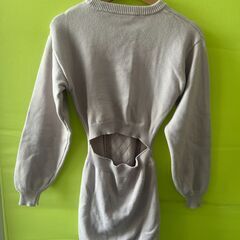 グレイル　ケーブル編みバックオープンニットミニワンピース Sサイズ　オフベージュの画像