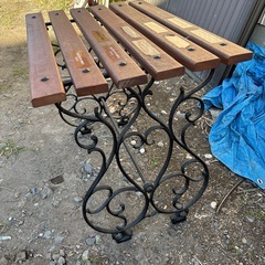 しゃれた椅子？机？の画像