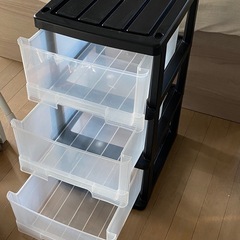 3段プラスチック収納ケースの画像