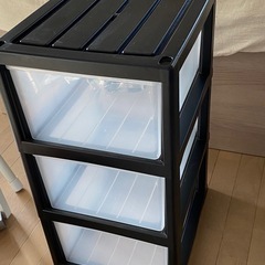 3段プラスチック収納ケースの画像