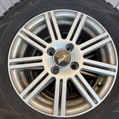 185/70R14スタッドレスタイヤアルミホイールセットの画像