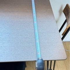 机と椅子の画像