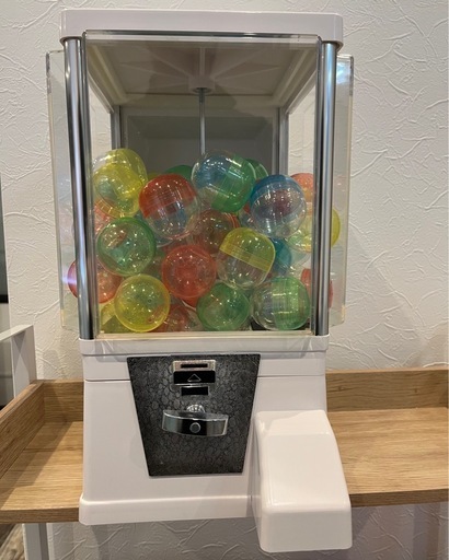 カプセルトイガチャガチャ ホワイト　本体　カプセル　専用　セット