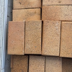 【70個前後でお話中】レンガ  オレンジ調の画像