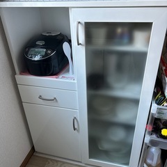 食器棚の画像