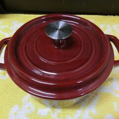 【無料】鋳物？の鍋　ほぼ未使用　ホーロー鍋？の画像