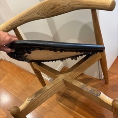 ダイニング椅子2脚　壊れてますの画像