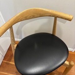 ダイニング椅子2脚　壊れてますの画像
