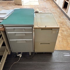 オフィス机、棚等の画像