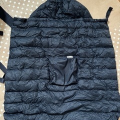 buddy buddy 抱っこひも、防寒ダウン、授乳ケープ、お食事チェアベルトの画像