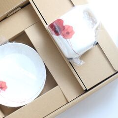 🌸🌸♡. 新品 NARUMI ナルミ スプリング・フィールド（Spring Field）お皿、マグカップセット.♡の画像