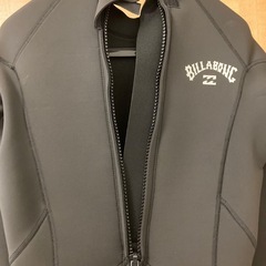 新品未使用 ビラボンウェットスーツ- 2mmx3mm ジャーフルの画像