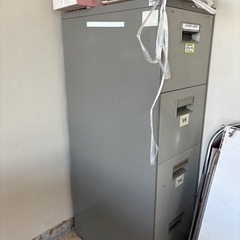 長テーブル、パイプ椅子他の画像