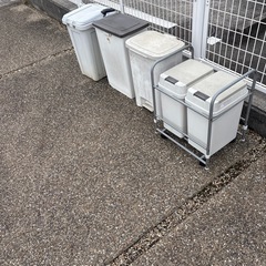 ゴミ箱5個の画像