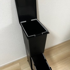 「ニトリ」2段ゴミ箱の画像