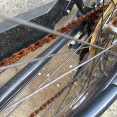 パンクした自転車の画像