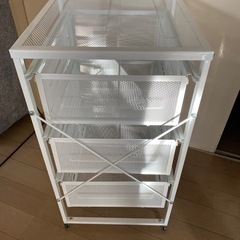 IKEA 三段チェストの画像