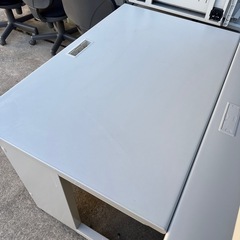 【1台3000円】【幅110奥行き70高さ70】【状態綺麗】事務所　机　テーブル　スチール　の画像