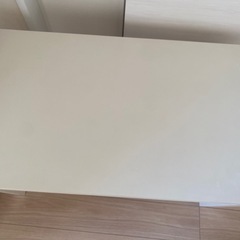 テーブル　白の画像
