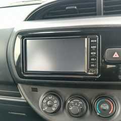 トヨタ　ヴィッツ　4WD　プリクラッシュセーフティー【☆彡提携クレジットご紹介可能☆彡】信用情報に不安があっても大丈夫♪の画像