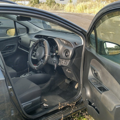 トヨタ　ヴィッツ　4WD　プリクラッシュセーフティー【☆彡提携クレジットご紹介可能☆彡】信用情報に不安があっても大丈夫♪の画像