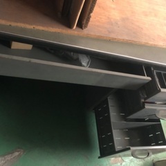 昭和44年製 飛騨産業 事務机 スチール製 オフィスデスク スチールデスク 書斎机 昭和レトロ 両袖 長期保管品の画像